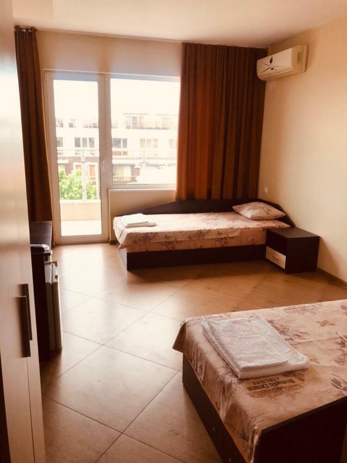 Стаи И Апартаменти Под Наем Sveti Vlas Esterno foto